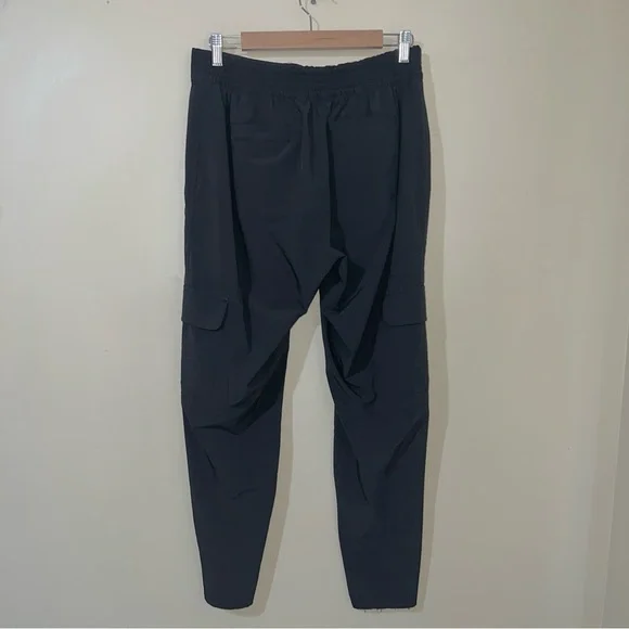 Athleta Black Chelsea Cargo Pants Size 10 - Picture 5 of 6